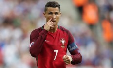 开云体育中国官网-克莱关键战不手软，火箭掀翻勇士，一场颠覆预期的西部激战