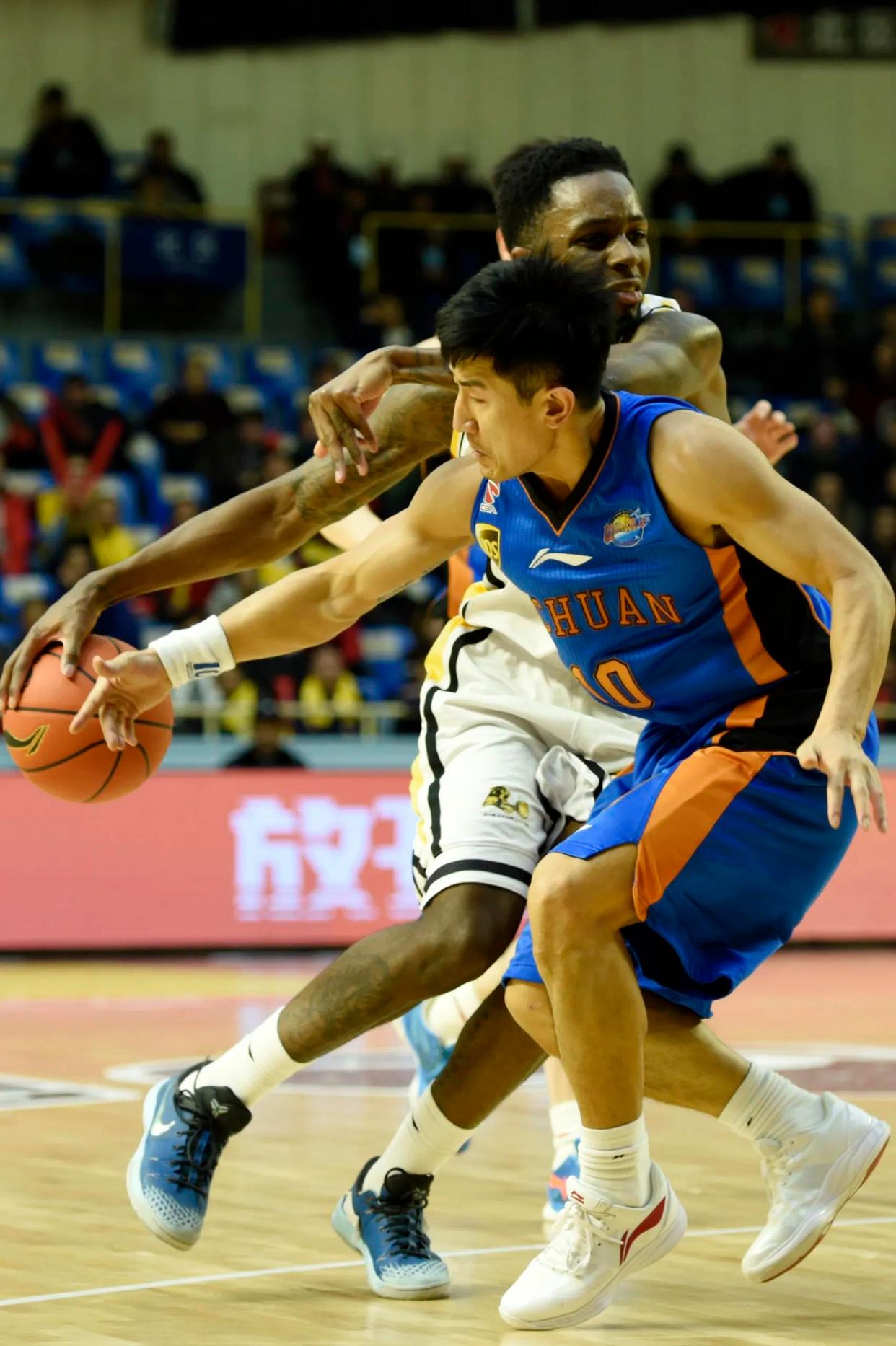 骑士绝杀福建队，赵继伟高光表现