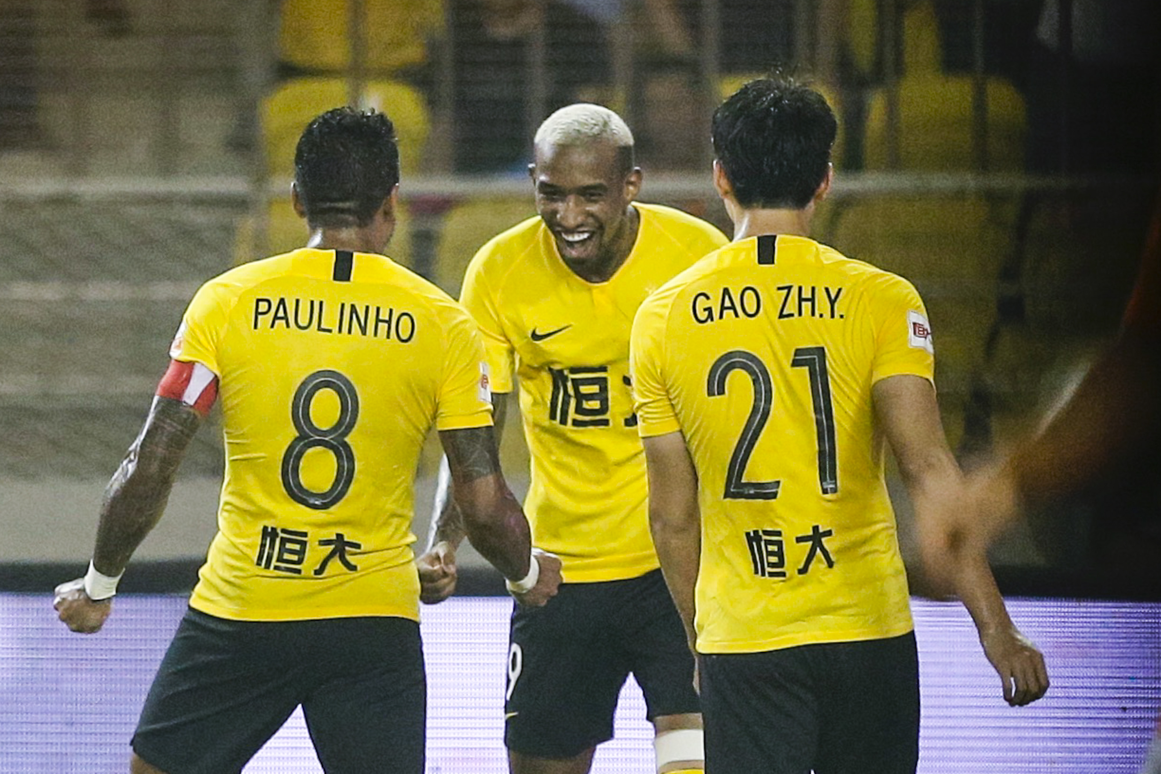 佛罗伦萨新援亮相，圈粉球迷展现实力的简单介绍