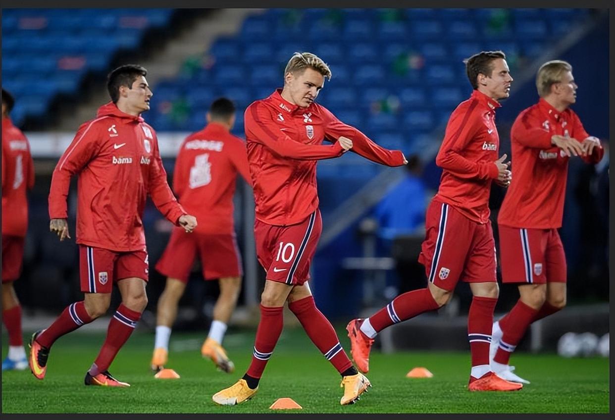 包含荷兰队备战挪威，为即将到来的欧预赛做最后冲刺的词条