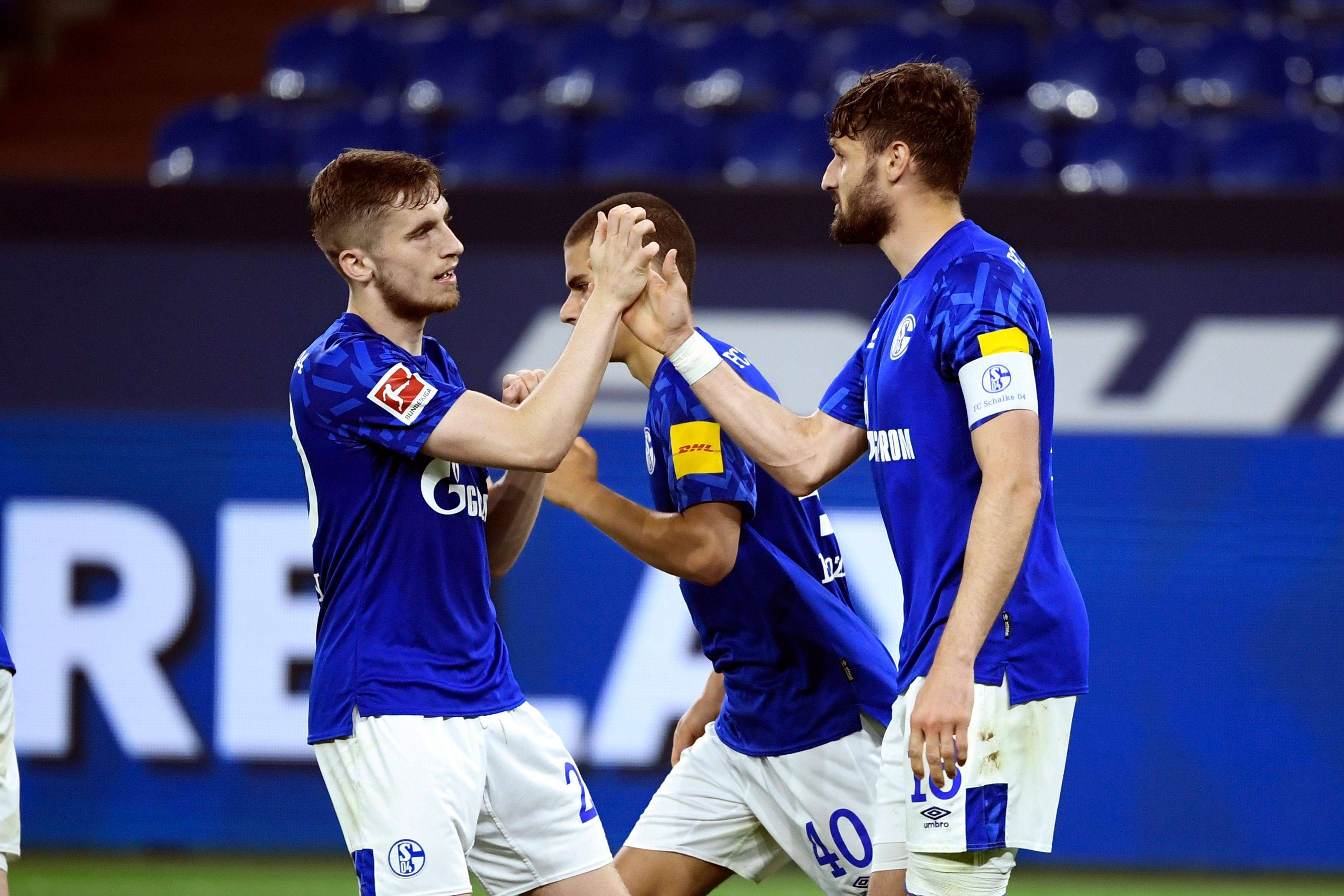 沙尔克客场输球，遭到对手反击