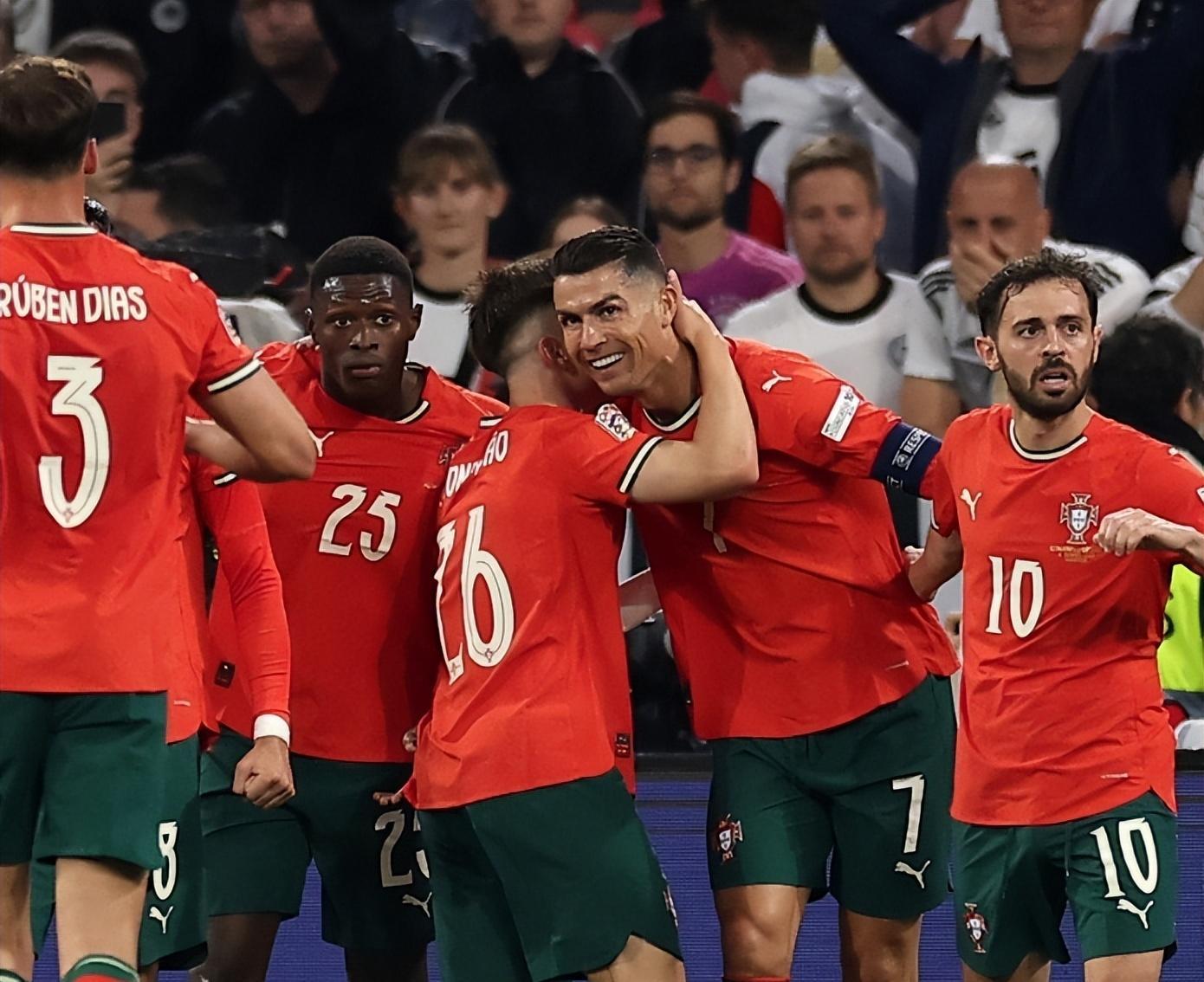 法国意大利交锋，欧国联半决赛角逐激烈