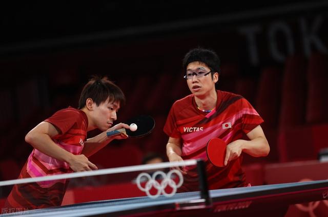 英格兰队碾压日本队,奥恰洛夫带队取胜 英格兰队碾压日本队,奥恰洛夫带队取胜