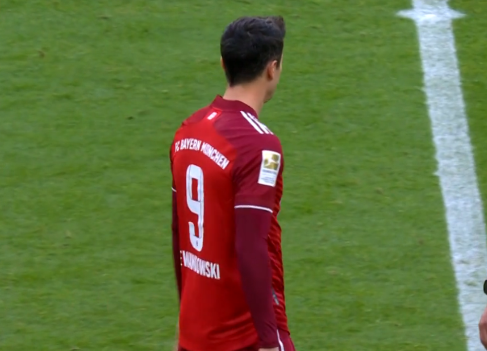 荷兰逆转智利，莱万一己之力扛起全队的简单介绍