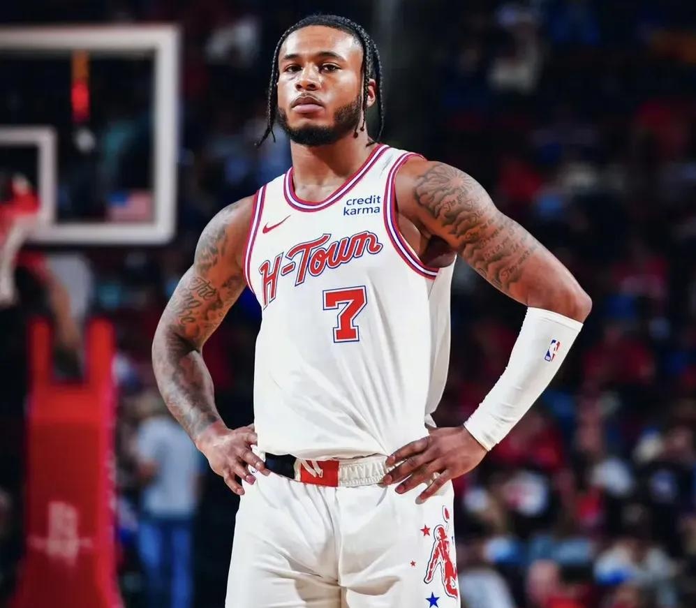 火箭险胜猛龙，福克斯惊艳世界的简单介绍