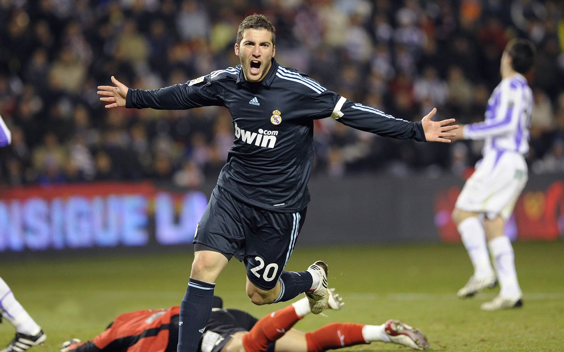 鏖战亚平宁，佛罗伦萨的坚韧与拉什福德的生涯之夜